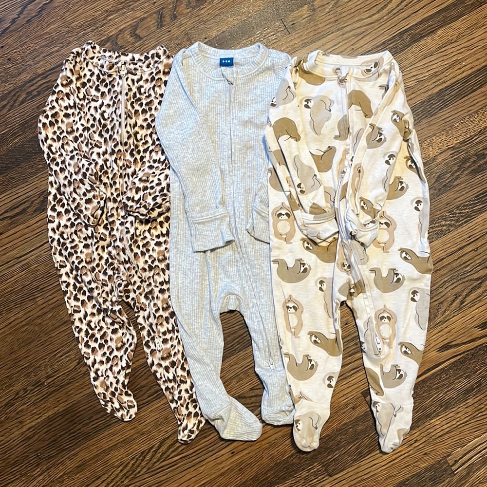 3 Old Navy two zipper 6-9 month long sleeve pajamas